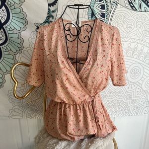 Pinkish deep V floral blouse • XS